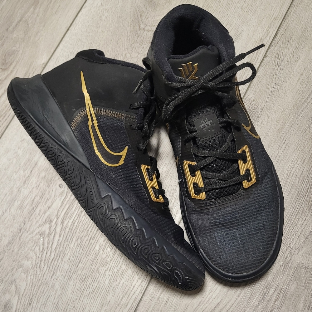 Nike Kyrie Flytrap 4 Men's US Size 8 Basketball Sneakers Black/Gold